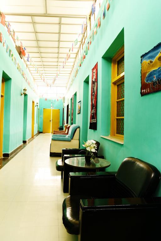 Happy Station Hostel 敦煌市 エクステリア 写真