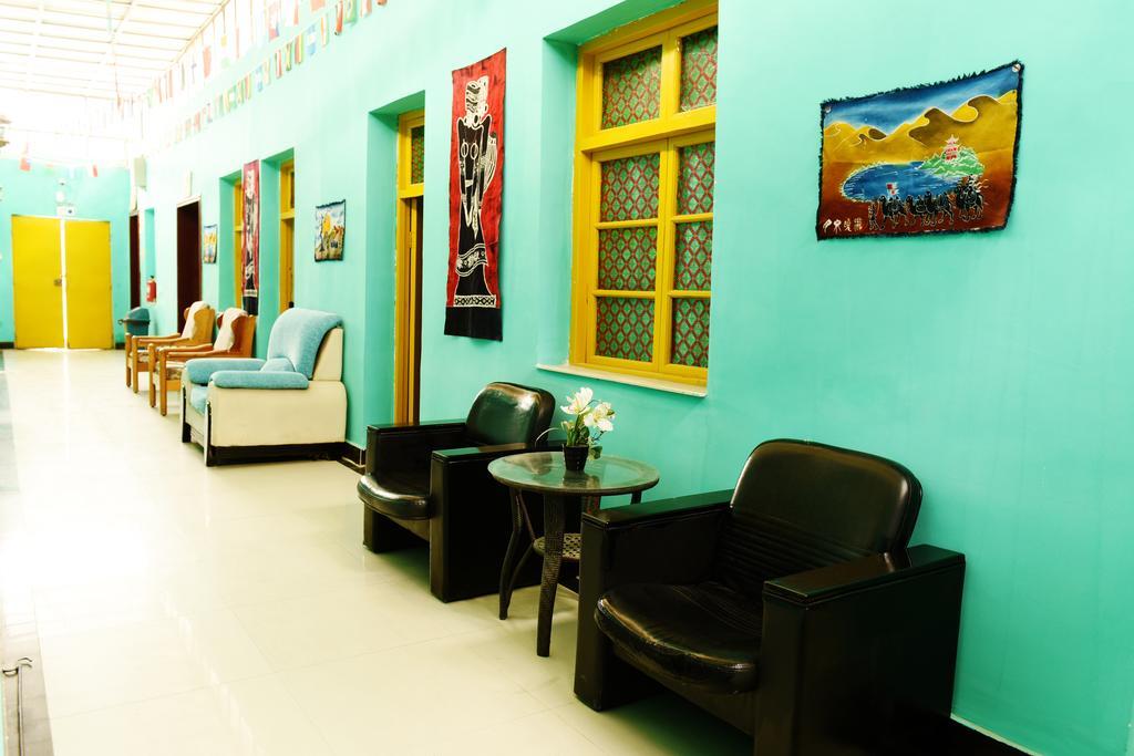 Happy Station Hostel 敦煌市 エクステリア 写真