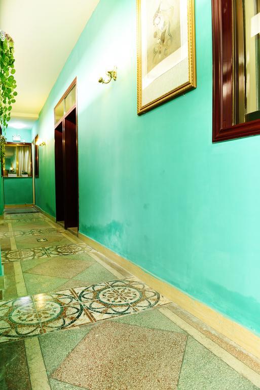 Happy Station Hostel 敦煌市 エクステリア 写真