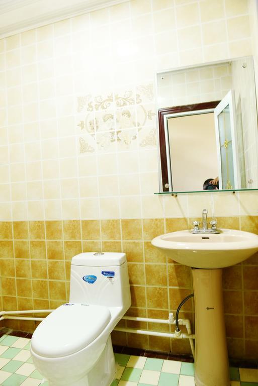 Happy Station Hostel 敦煌市 エクステリア 写真